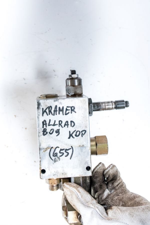 Kostka Kramer Allrad 809 Koparka (655) zawór rozdzielacz hydrauliczny